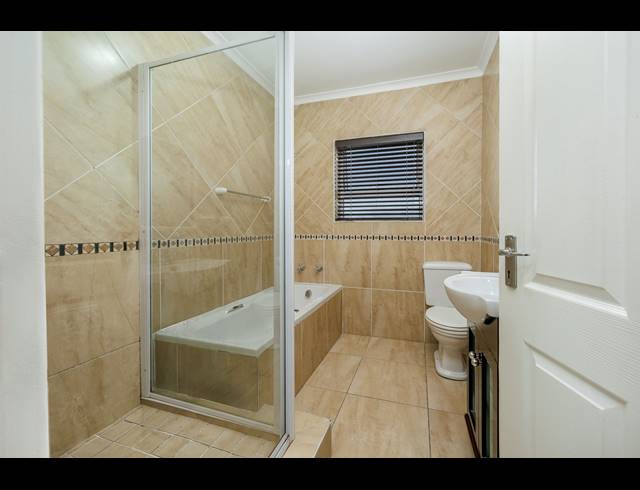 6 BEDROOM HOUSE FOR SALE IN ROUXVILLE